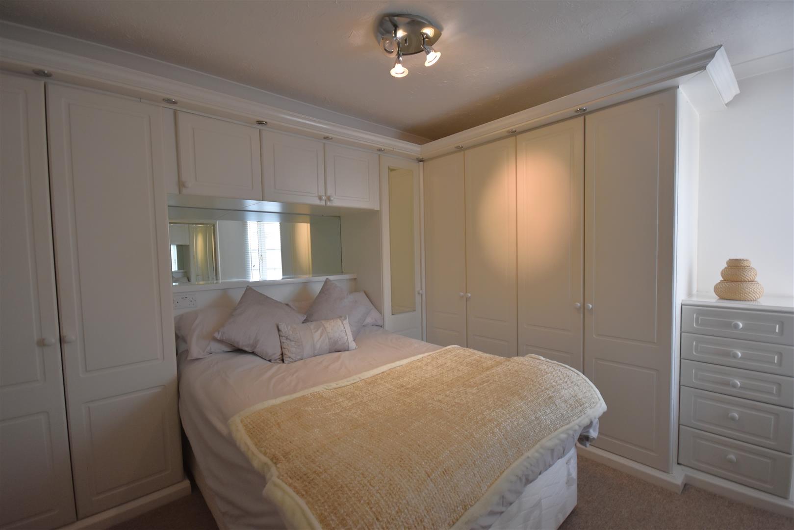 33, Alexandra Court, Penarth, Vale of Glamorgan, CF64 3LA